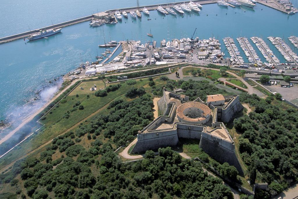 Lou Couquet Apartment Antibes Luaran gambar